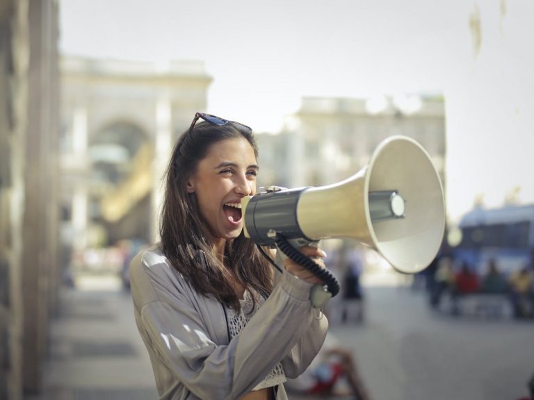 9 Expert Tips to Increase Share of Voice and Beat Competitors